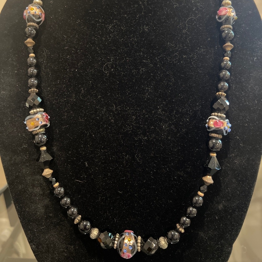Vtg‎ Artisan Black Glass Lampwork Rose Floral Beaded Necklace 27in Victorian